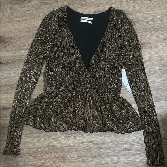 Urban Outfitters Tops - 🛍️ SOLD - NWT Urban Outfitters Shimmery Peplum Top